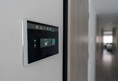 Read more about the article “Securing Your Home with Smart Locks: Myths vs. Reality”
